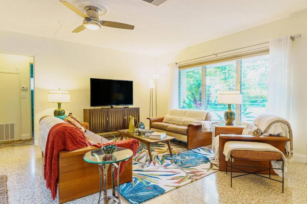 Beautiful Glam Mid-Century 1 Block From Sarasota Bay With Firepit Villa Exteriör bild