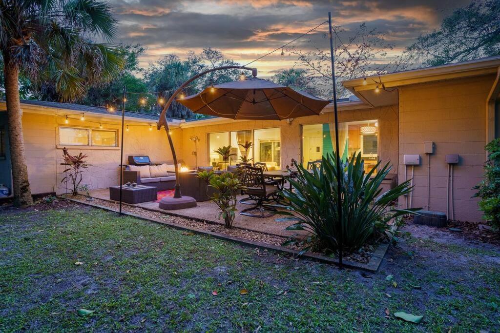 Beautiful Glam Mid-Century 1 Block From Sarasota Bay With Firepit Villa Exteriör bild