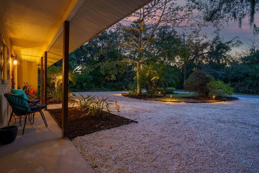 Beautiful Glam Mid-Century 1 Block From Sarasota Bay With Firepit Villa Exteriör bild